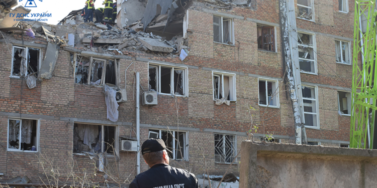 СБУ назвала корегувальників росіян, які навели російські ракети на п’ятиповерхівку в Миколаєві, і там загинуло 7 людей, зокрема дитина