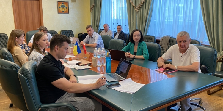 До кінця року продовжено термін дії минулорічних дозволів України та Польщі для вантажних перевезень до третіх країн