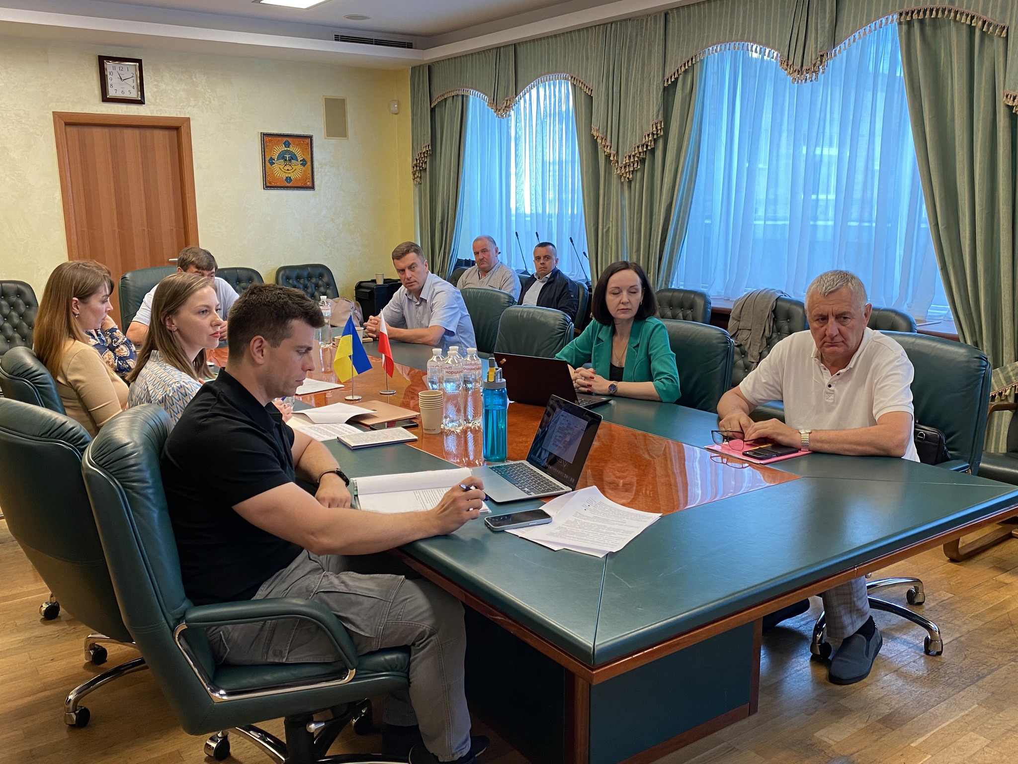 До кінця року продовжено термін дії минулорічних дозволів України та Польщі для вантажних перевезень до третіх країн