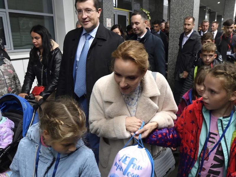 Російська влада заявила, що передала під «попередню опіку» майже 1,2 тисячі українських дітей – росЗМІ