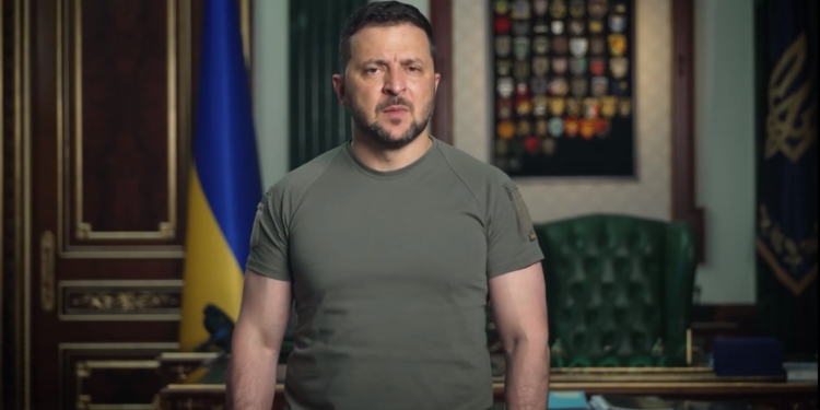 Вечірнє звернення Зеленського: про вже 11 жертв російського удару по Краматорську, зрадника-коригувальника цієї атаки і майбутню українську доктрину (ВІДЕО)