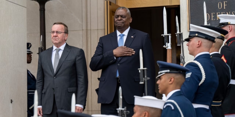 Міністри оборонних відомств США і Німеччини пообіцяли продовжувати підтримку України