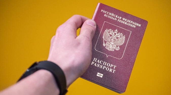 В Латвії призупинили видачу всіх видів віз росіянам. Це тимчасово, і є винятки