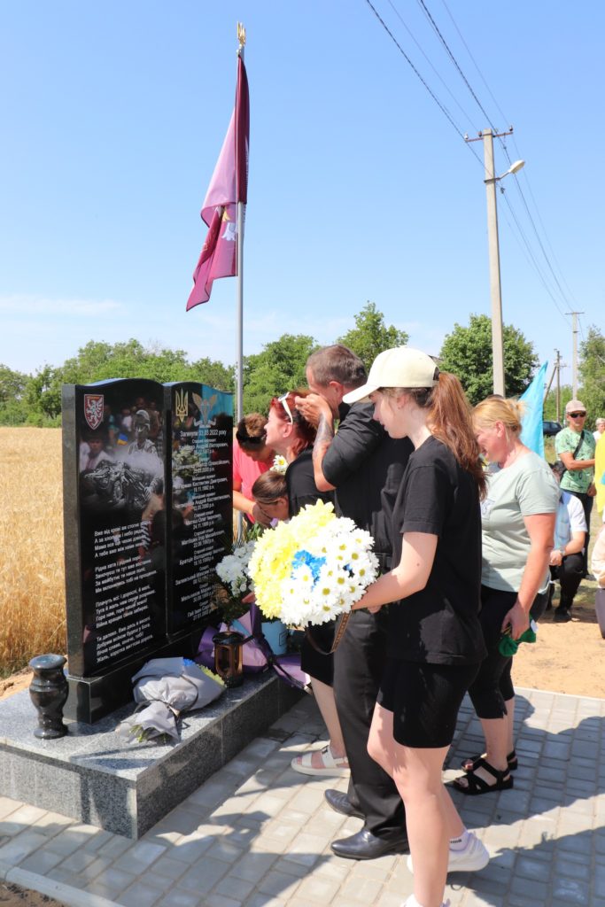 На Миколаївщині відкрили меморіальний знак на честь десантників 80-ї бригади, які загинули під час визволення села Андрійчикове від рашистів (ФОТО) 20