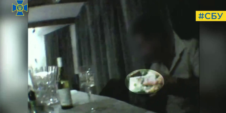 СБУ викрила чинного народного депутата – обіцяв за $50 тис. «відмазати» іноземця від екстрадиції (ФОТО, ВІДЕО)