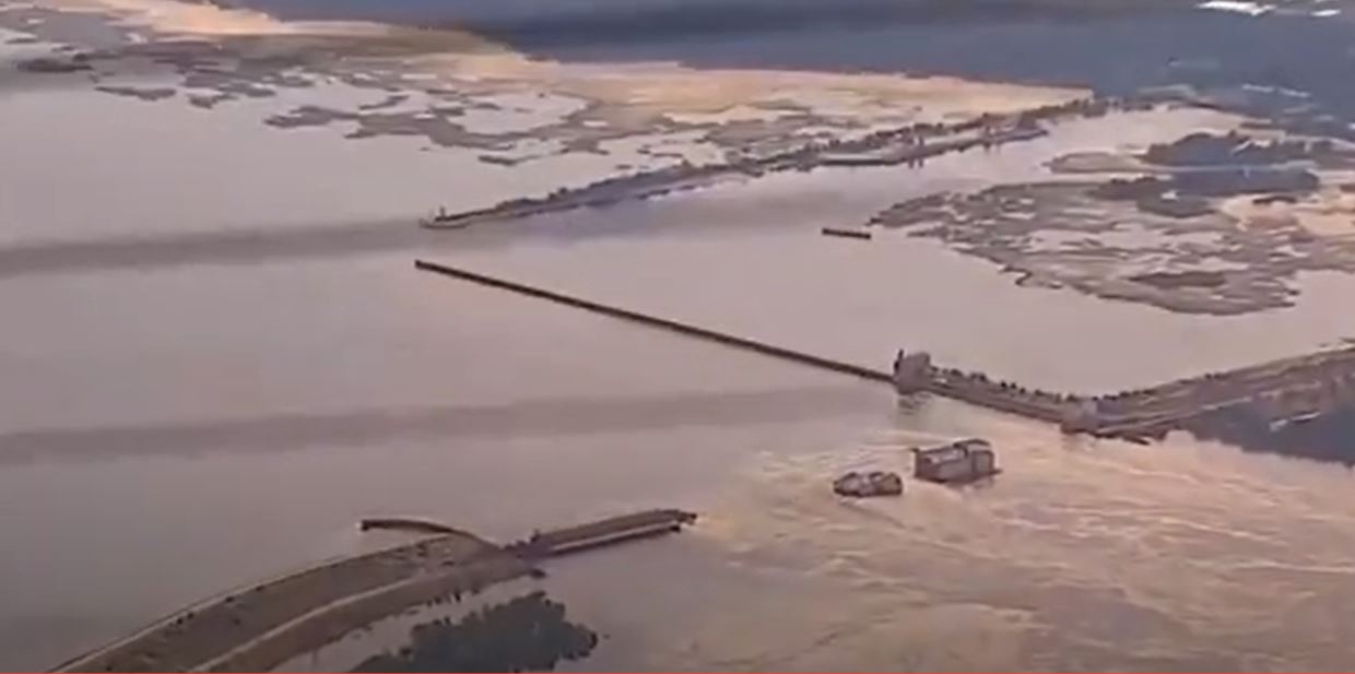 Так виглядає зараз Каховська ГЕС та затоплені села (ВІДЕО)