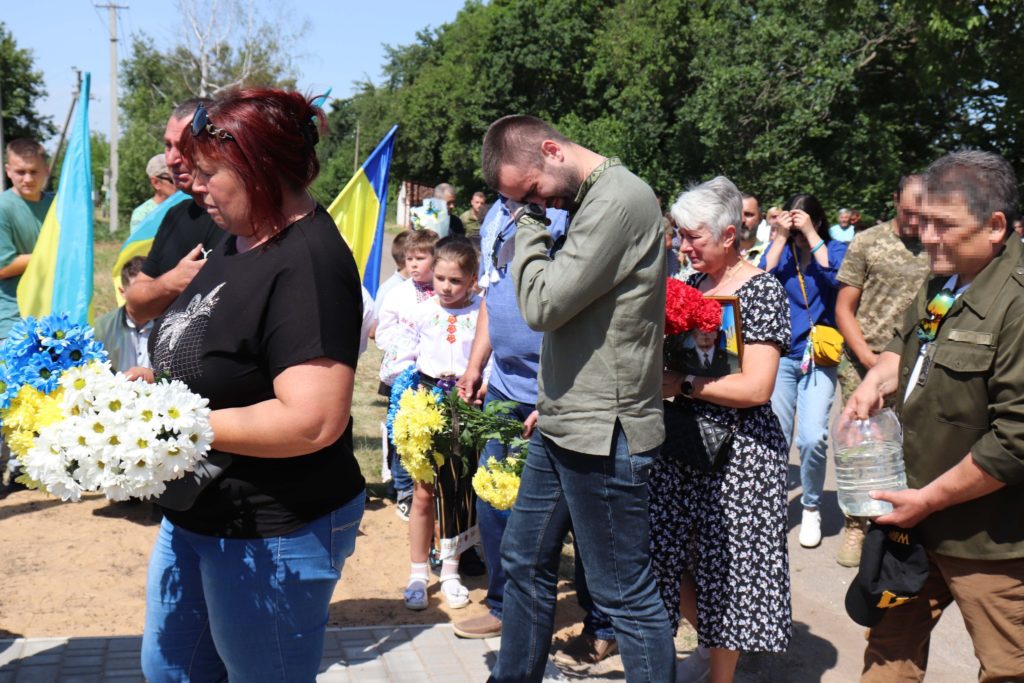 На Миколаївщині відкрили меморіальний знак на честь десантників 80-ї бригади, які загинули під час визволення села Андрійчикове від рашистів (ФОТО) 22