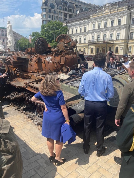 В Київ з неоголошеним візитом прибули прем'єр Канади Джастін Трюдо і Христя Фріланд (ФОТО) 10