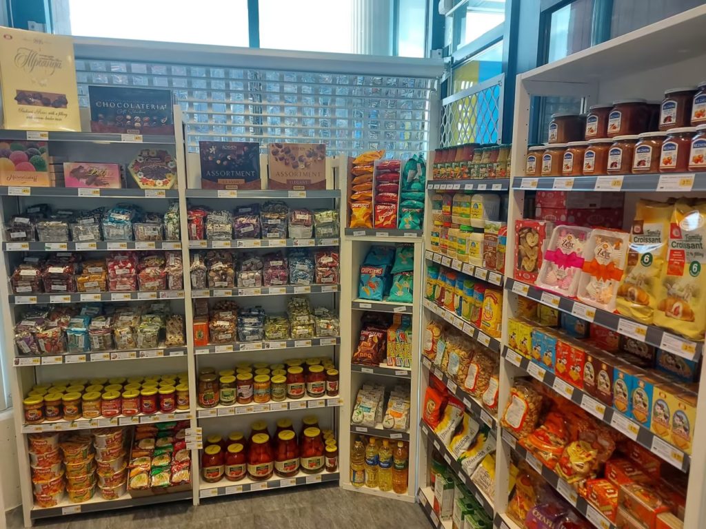«Сопілка»: у Фінляндії відкрився перший магазин українських продуктів, який відкрили три родички-українки (ФОТО) 3