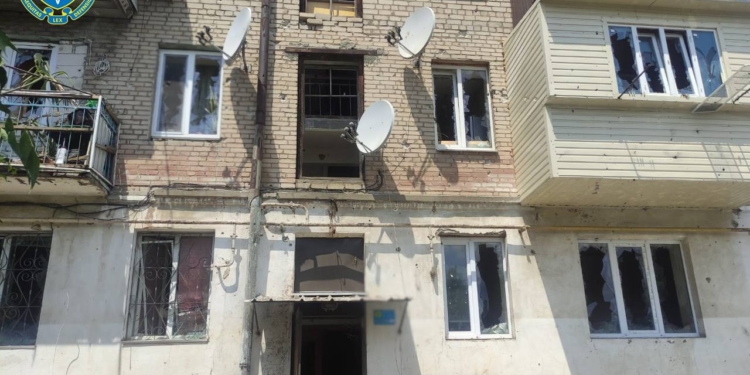 Окупанти знов обстріляли Херсон – поранено 6 людей, зокрема двоє волонтерів (ФОТО)