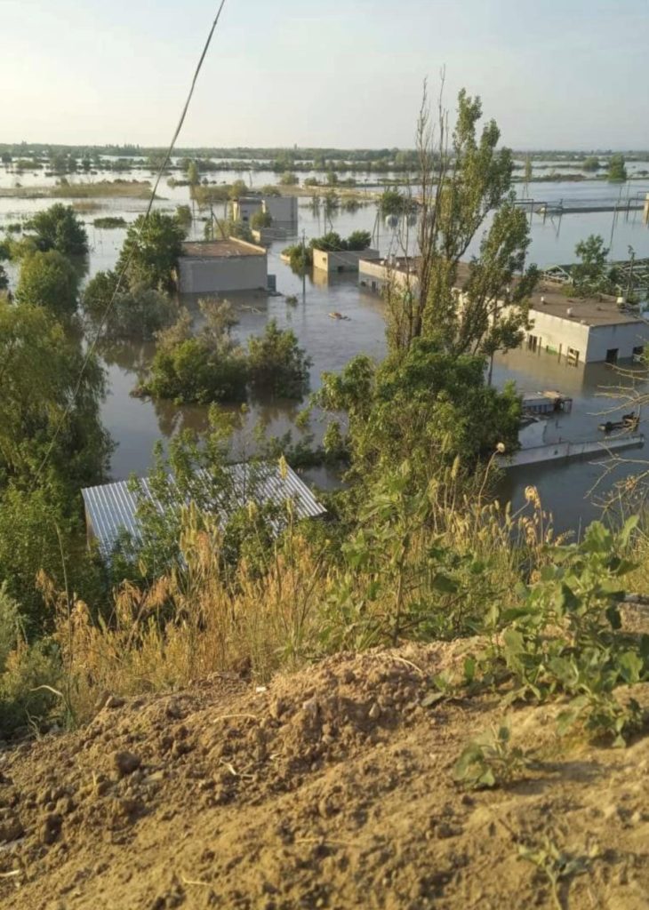 Внаслідок знищення росіянами Каховської ГЕС затоплений єдиний в Україні державний осетровий завод (ФОТО)  4