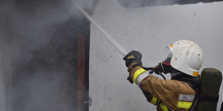 У Миколаєві на пожежі загинула 69-річна жінка (ФОТО)