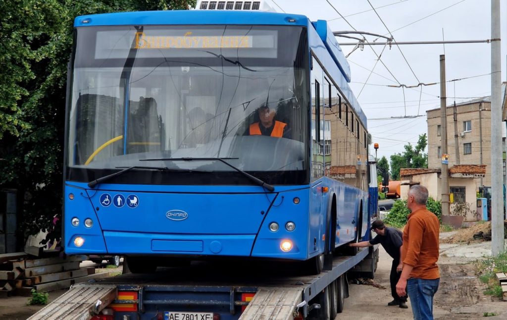 До Миколаєва доставили новий тролейбус, чекають на ще два (ФОТО, ВІДЕО) 4