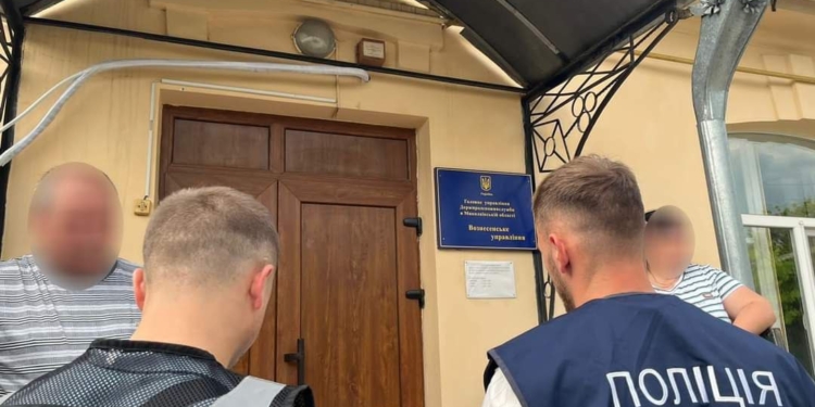 На вимаганні 10 тис.грн. хабара затримано начальника районного управління ГУ Держпродспоживслужби в Миколаївській області (ФОТО)