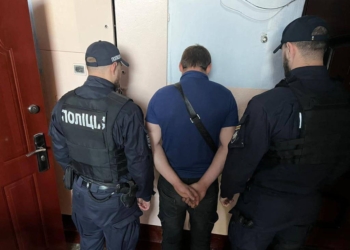 На Миколаївщині викрито псевдоволонтера, який збирав гроші нібито для ЗСУ під виглядом відомого благодійного фонду, а витрачав їх на казіно (ФОТО)