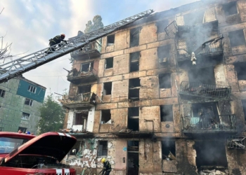 Ракетний удар росіян по п’ятиповерхівці у Кривому Розі: вже відомо про 3 загиблих і 25 поранених (ФОТО)