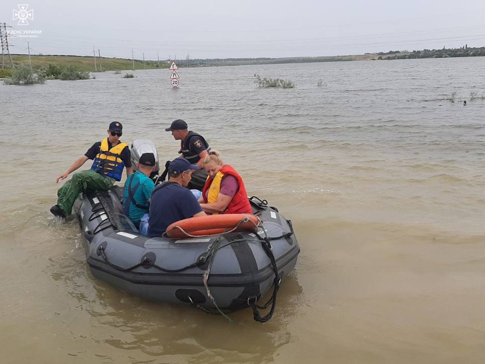 Вода заблокувала село Афанасівка на Миколаївщині - там живе 379 мешканців (ФОТО) 4