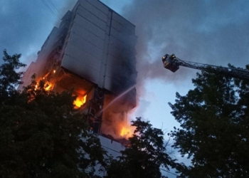 В Києві внаслідок вибуху в багатоповерхівці зруйновано декілька квартир (ФОТО)