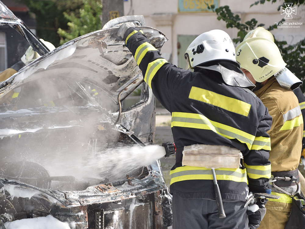 В Миколаєві на дорозі загорілась "Газель" (ФОТО) 6