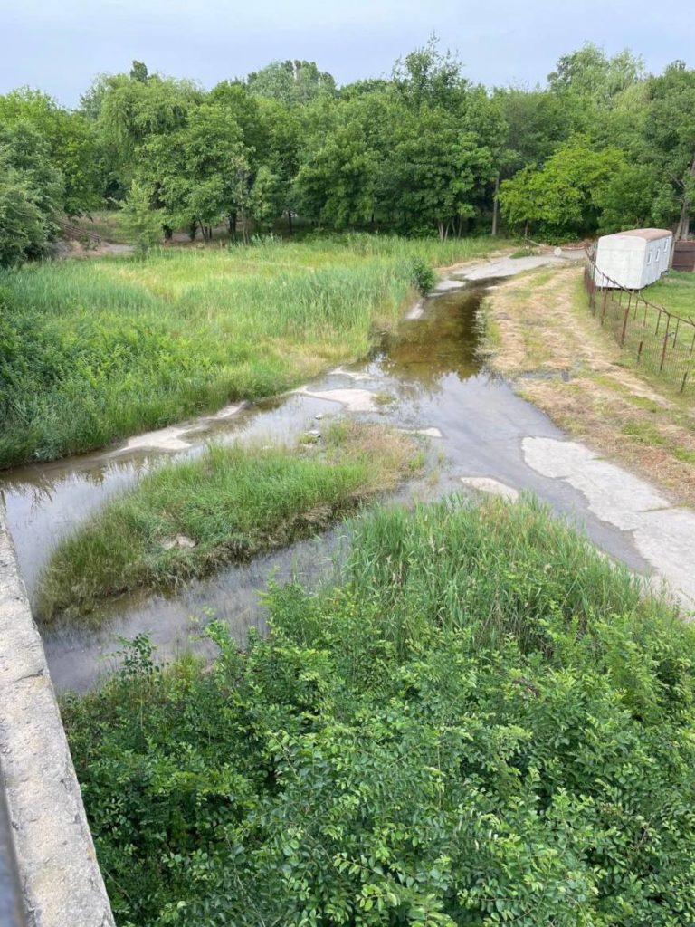 Ще +5 см: в акваторії Миколаєва рівень води піднявся на 82 см, на Намиві укріплюють берег (ФОТО) 10