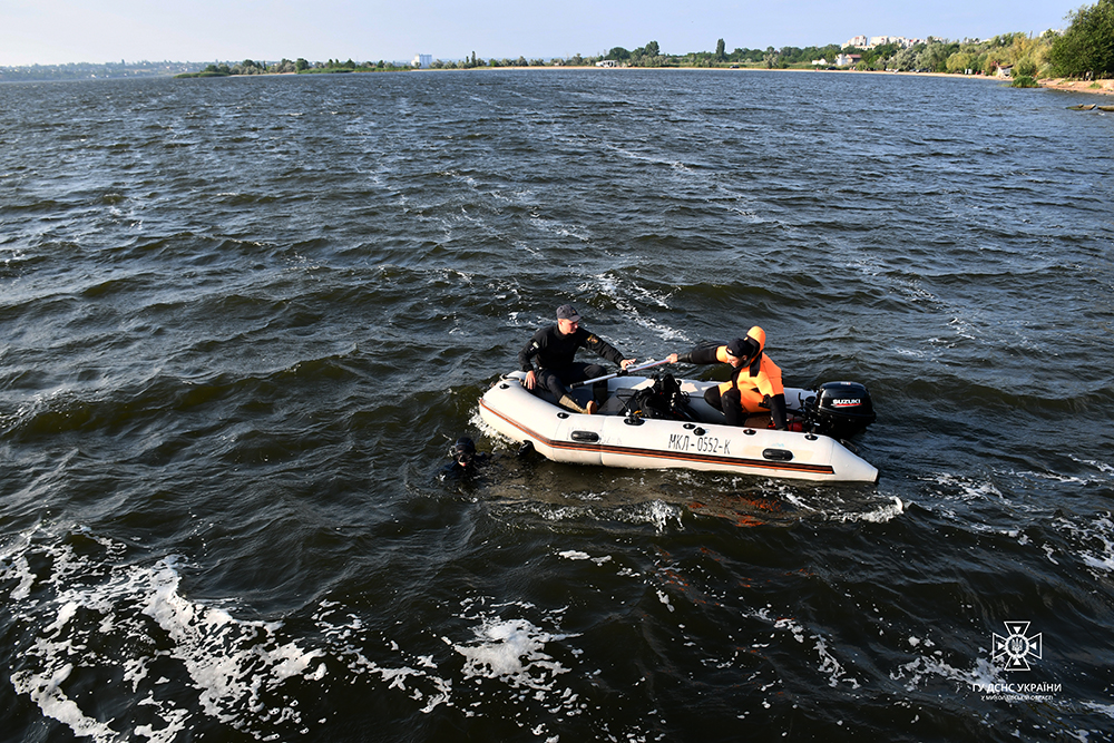 У Миколаєві водолази ДСНС виявили тіло юнака, що потонув на Намиві (ФОТО) 7