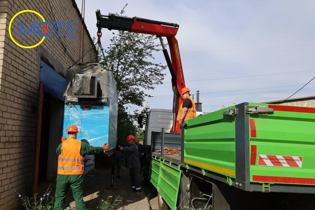 Миколаїв отримав вантажівку для комунальних служб від благодійників (ФОТО) 8