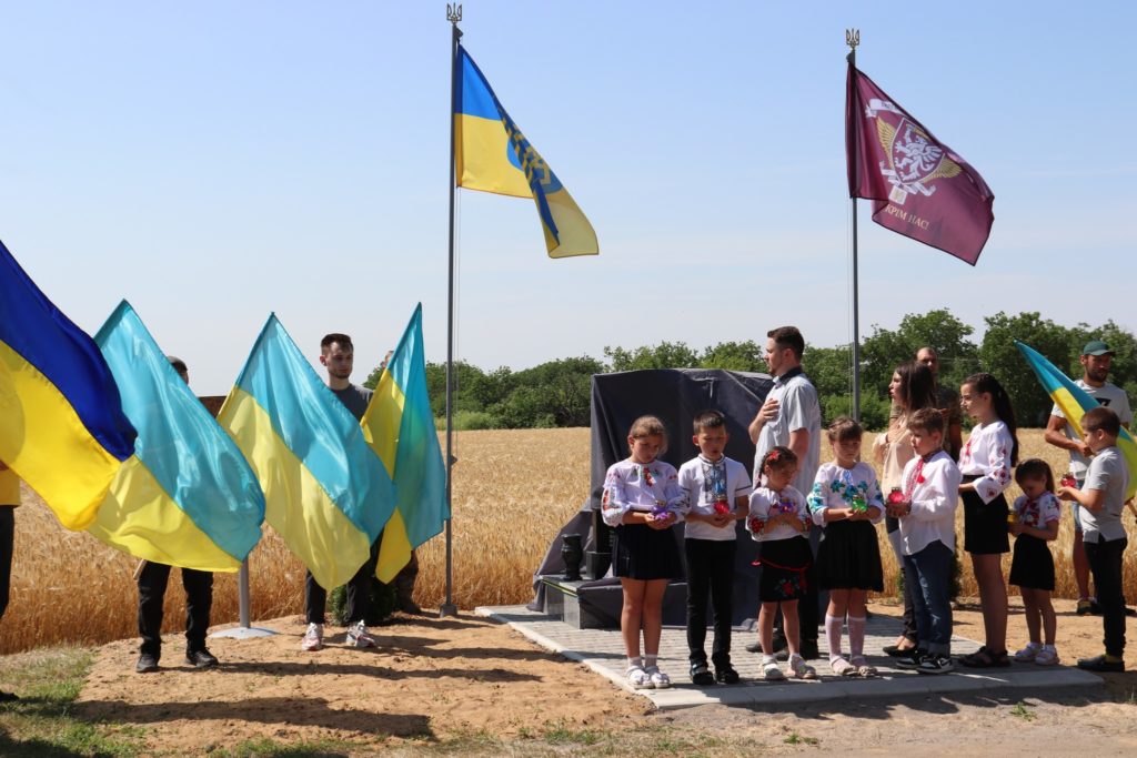 На Миколаївщині відкрили меморіальний знак на честь десантників 80-ї бригади, які загинули під час визволення села Андрійчикове від рашистів (ФОТО) 8