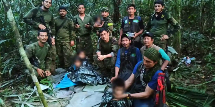 В Колумбії знайшли 4 дітей, які вижили після авіатрощі і 40 днів блукали джунглями (ФОТО, ВІДЕО)