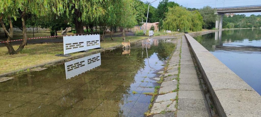 В акваторії Миколаєва рівень води спадає – зараз 100 см 4