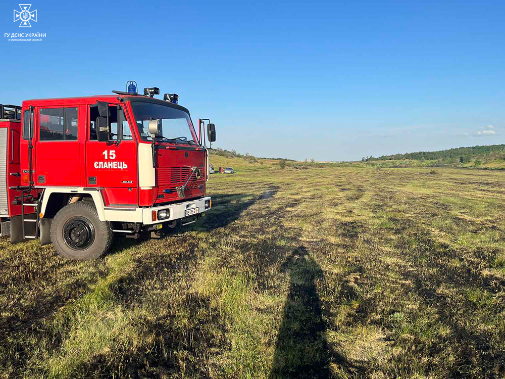 На Миколаївщині за добу ліквідовано вісім пожеж, одна з яких через ворожі обстріли, на пожежі у Миколаєві є постраждалий (ФОТО) 11