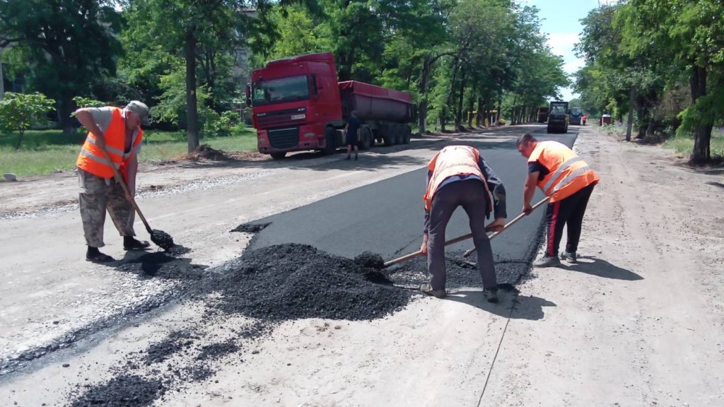 Минулого тижня ремонтні роботи тривали на 8 місцевих дорогах Миколаївщини (ФОТО) 16