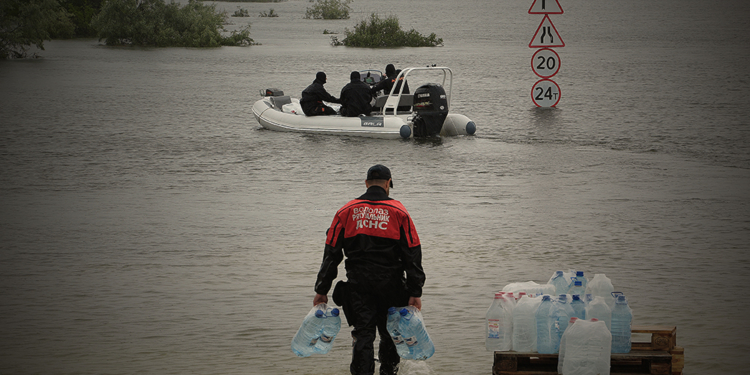 Рятувальники Миколаївщини надають посильну допомогу всім, хто її потребує в районі підтоплення після підриву росіянами Каховської ГЕС (ФОТО, ВІДЕО)