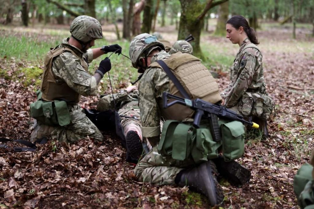 49 українських військових медиків пройшли навчання з такмеду у Великій Британії в рамках програми Operation Orbital (ФОТО) 16