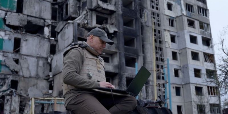 Meta і YouTube видаляють докази воєнних злочинів Росії в Україні. Розслідування ВВС