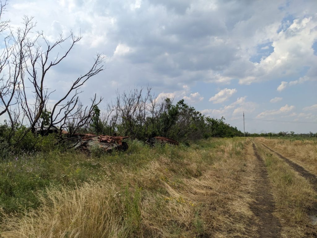 На Миколаївщині загасили пожежу на площі майже 5 га. Але 1 га пшениці, на жаль, вигорів (ФОТО) 16