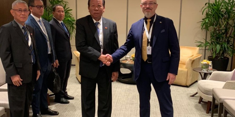 Камбоджа допоможе Україні з розмінуванням – має великий досвід