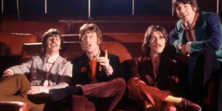 За допомогою штучного інтелекту. Пол Маккартні створив “останню платівку Beatles”