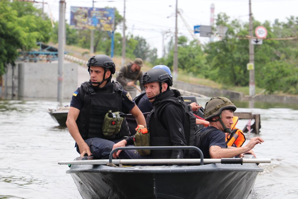 Вода заблокувала село Афанасівка на Миколаївщині - там живе 379 мешканців (ФОТО) 6