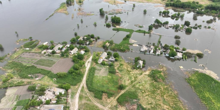 Вода заблокувала село Афанасівка на Миколаївщині – там живе 379 мешканців (ФОТО)