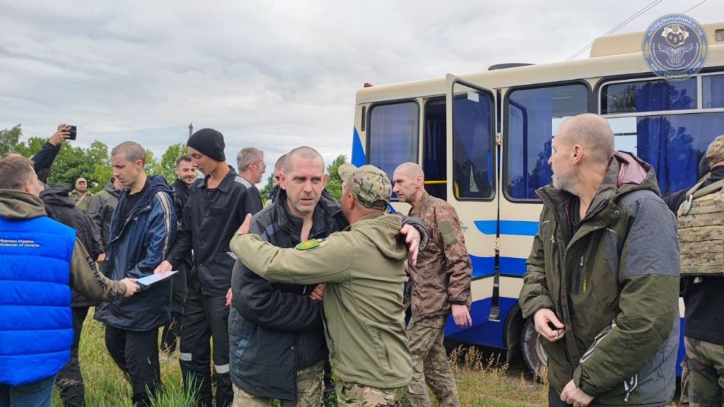 Україна повернула з полону ще 95 бранців, серед них - морпіх-музикант 36 бригади (ФОТО, ВІДЕО) 2