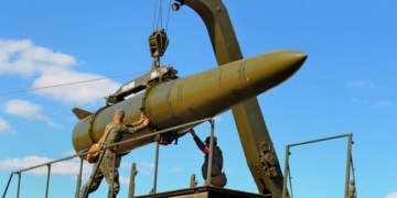 Чому Росія активізувала обстріли і скільки в неї залишилось ракет