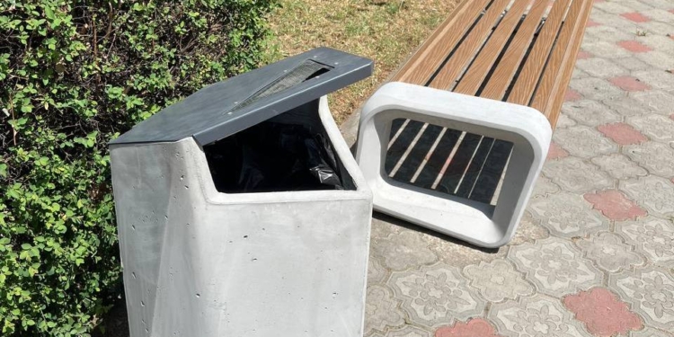 Мер Миколаєва пропонує оновити в місті лавки та урни – показав варіанти (ФОТО, ВІДЕО)