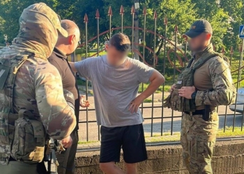 Голову Тернопільської облради та заступників голови Тернопільської ВЦА взяли на хабарі в 1,8 млн.грн., який вони вимагали у бізнесмена-волонтера, – НАБУ (ФОТО)