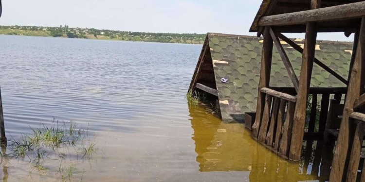 Миколаїв теж трохи підтоплює: містяни діляться в соцмережах фото (ФОТО)