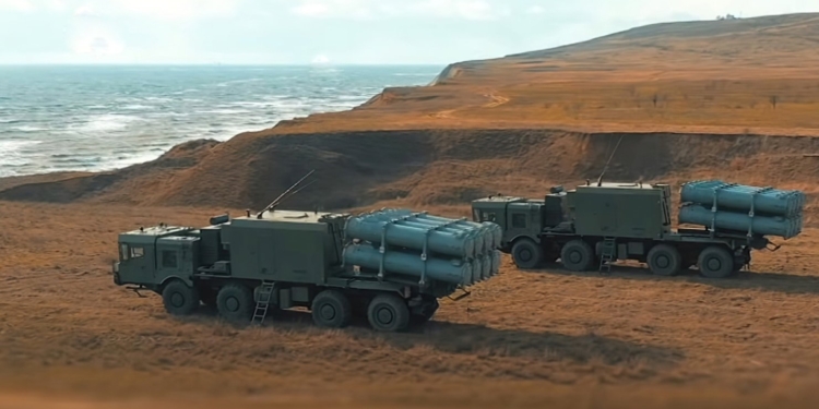 Небезпека. Ворог притягнув на Брянщину ракетні комплекси “Бал” з дальністю ракет до 500 км