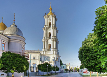 Внаслідок атаки дронів у Сумах пошкоджено житловий будинок, одна людина загинула