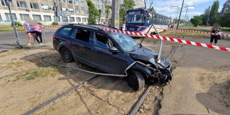 У Миколаєві п’яний водій збив двох пішоходів – поліція шукає свідків ДТП (ФОТО)