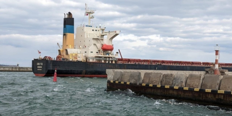 Зерновий коридор закривається? У порту Одеси завантажуються останні два балкари з українською агропродукцією, бо росіяни відмовляються від інспекцій суден