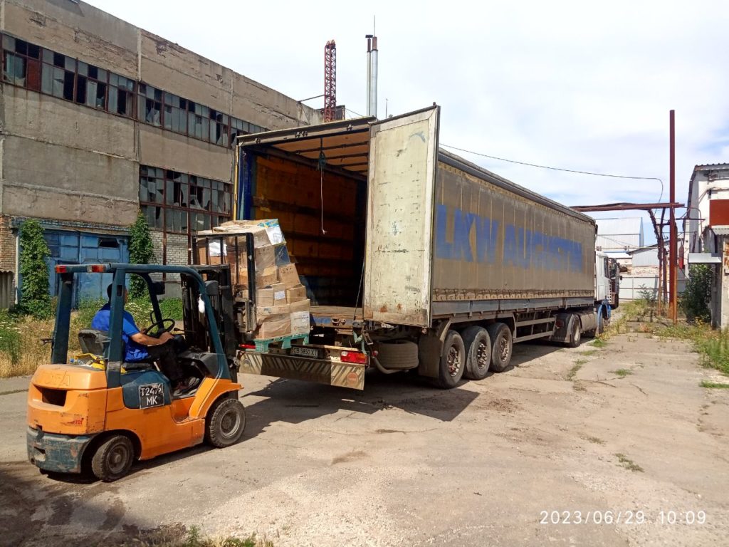 На Миколаївщині передали на утилізацію вже третю фуру ламп розжарювання (ФОТО) 2