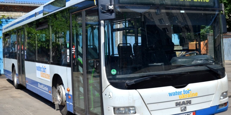 «Миколаївводоканал» отримав від німецьких волонтерів комфортабельний автобус